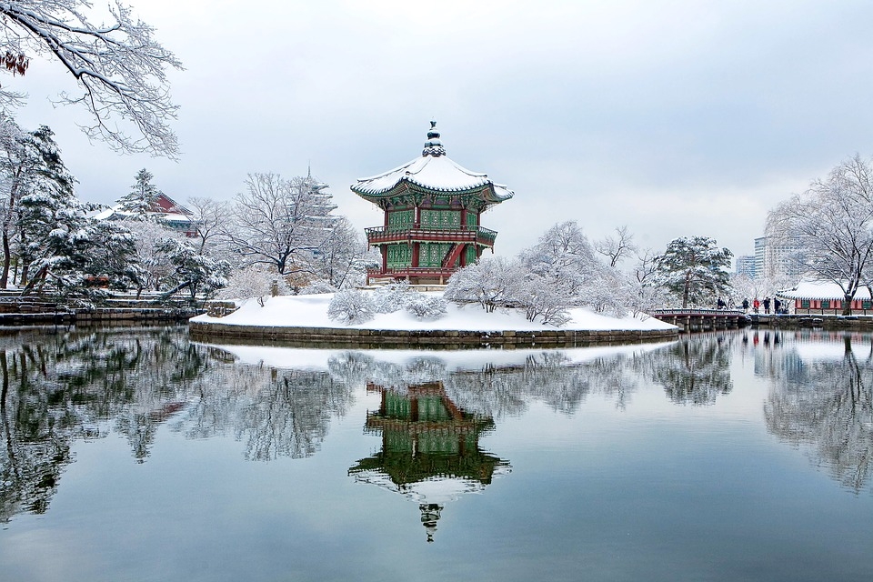 seoul gyeongbok-palace-1.jpg